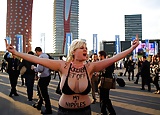 Femen_big-titted_fight_ La_lucha_tetuda_de_Femen  (8/11)
