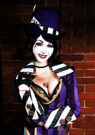 Mad Moxxi Cosplay (5)