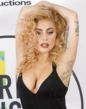 Lady Gaga at American Music Awards (4)
