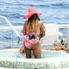 Beyonce  on yacht in Capri 7-23-18 (10)