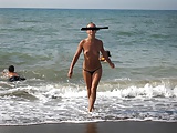 Turkish_Beach_Tourist_Girls_Topless_Thong_Bikini (4/15)