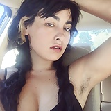 Miscellaneous_girls_showing_hairy _unshaven_armpits_9 (23/72)