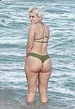 incredible hot butt in green bikini (7)