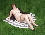 Village_Lady_Kelly_Stripping_in_the_woods (21/42)