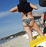Fr s_big_ass_tease_and_sexy_soles_at_beach (14/62)