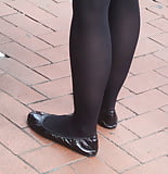 More_candids_in_flat_ballet_shoes_and_pantyhose_2 (3/8)