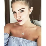 Amateur_brunette_show_webcam (4/7)
