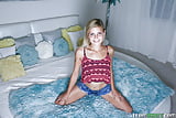 Madison_Hart_-_Face_Down_Mouth_OpenMadison_Hart (1/8)