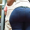 round_black_booty_in_jeans_at_subway_escalators (3/15)
