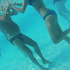 Girls_underwater_in_pool (19/19)