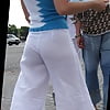 Visible_thong_under_flared_white_linen_pants (6/9)