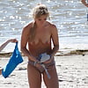 Hot_mom_stripping_on_the_beach (14/24)