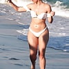 The_incredible_hot_butt_in_her_white_bikini (2/21)