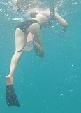 spy_cam_on_sexy_bikini_asses_under_water (13/18)