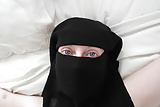 Niqab_girl_in_Stockings_Tied_spread_Eagle (20/44)