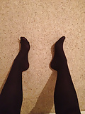 pics_of_scottish_female_legs feet_in_tights stockings_3 (6/33)