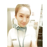 Korean_air_hostess_takes_self_pics (3/36)