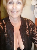 grannies_would_love_to_show_off_cleavage_3 (3/3)