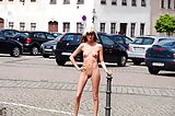 Sindy-nude in public (3)