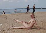 The_most_brave_teens _only_one_naked_at_beach (19/42)