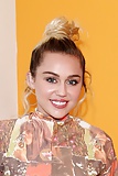 Who_loves_to_jerk_off_to_miley_cyrus (6/33)